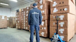 Uderzenie w nielegalny handel. KAS przejęła ponad 2 tys. e-rowerów i hulajnóg