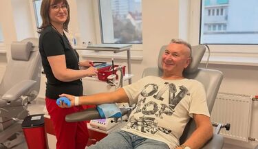 Pomógł setkom osób. Pan Antoni oddał 221 litrów krwi