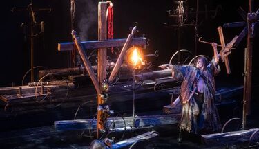 Tajemniczy obrzęd, złowieszczy klimat. Jedyna taka noc w operze