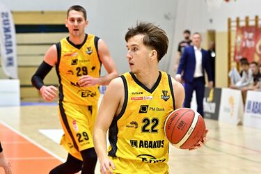 Tego można się było spodziewać. Lider nie dał Żubrom żadnych szans