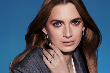 Modne pierścionki i kolczyki z diamentami - przewodnik po trendach w 2026 roku