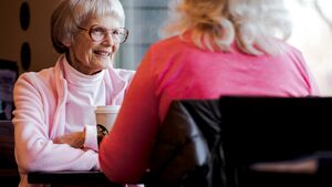 Kawa, herbata, poczęstunek i gry. Otwarte spotkania dla seniorów