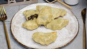 Pierogi z żółtym serem i pieczarkami. Twoja rodzina będzie prosiła o dokładkę