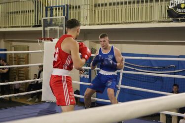 Mocne ciosy i sportowa pasja. Mikołajkowy turniej zakończony [ZDJĘCIA]