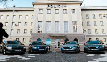 Policja ma nowe radiowozy. Nieoznakowane Skody ruszają na podlaskie drogi