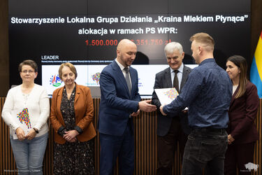 Umowy podpisane. Prawie 1 mln zł trafi na rozwój lokalnych inicjatyw