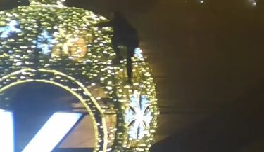 Wspinał się na dekoracje w centrum. Trafił do aresztu