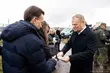 Podziękowali służbom. Premier Tusk i minister Kierwiński na granicy
