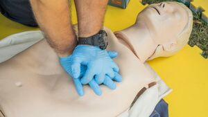 Nie każdy wie, jak ratować życie. Radny pyta, kiedy będą dostępne darmowe kursy