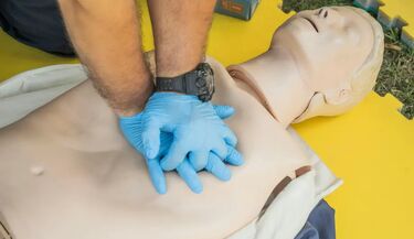 Nie każdy wie, jak ratować życie. Radny pyta, kiedy będą dostępne darmowe kursy