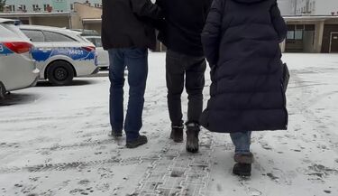 Ojciec próbował zabić swoją 6-letnią córkę nożem. Dziecko trafiło do szpitala