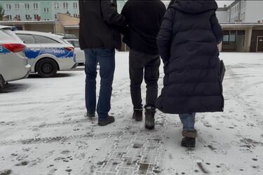 Ojciec próbował zabić swoją 6-letnią córkę nożem. Dziecko trafiło do szpitala