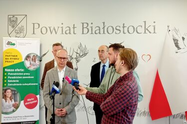 Rusza nabór wniosków w PUP Białystok. Sporo miejsc i różne formy wsparcia w 2026