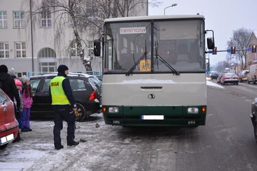 Policja sprawdzi autobusy przed feriami. Można je też zweryfikować samodzielnie