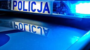 Tragiczny poranek w Podlaskiem. Zmarła kobieta znaleziona przy banku