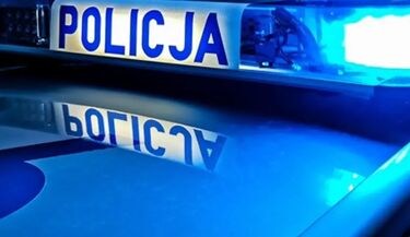Tragiczny poranek w Podlaskiem. Zmarła kobieta znaleziona przy banku