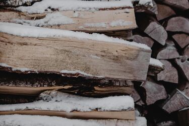 Najbardziej potrzebujący mogą liczyć na wsparcie. Otrzymają drewno na opał