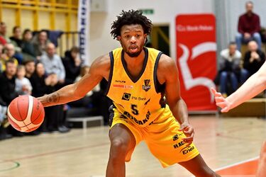 Kapitalny game-winner Douglasa. Koszykarze Żubrów zagrali dla zmarłego kolegi