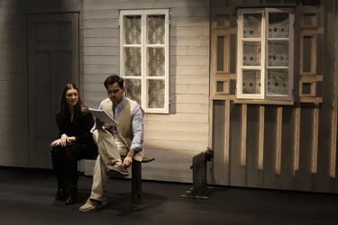 „Skrzyneczka bez pudła”. Teatr Dramatyczny pokazał kulisy nowej premiery