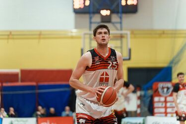 Tur najpierw pokonał Młode Żubry, a potem przegrał z Lublinianką