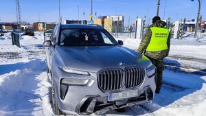 Pogranicznicy zatrzymali BMW za pół miliona złotych. Auto skradziono w Niemczech