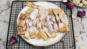 Faworki, które zawsze się udają. Ten przepis to hit od wielu lat