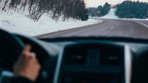 Marznący deszcz i śliskie drogi. Kolejne ostrzeżenie IMGW dla regionu