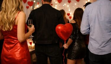 Od maratonów grozy po bale maskowe. Jak spędzić Walentynki w Białymstoku?