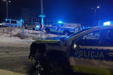 Zabrał auto matki i uciekał przed policją. Finał nocnego pościgu zaskakuje