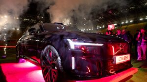 Wielka premiera na murawie Chorten Areny. Oto nowe Volvo [ZDJĘCIA]