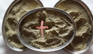 Popiół, post i tradycja. Wszystko, co warto wiedzieć o Środzie Popielcowej