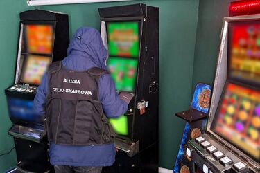 Jednoręcy bandyci "aresztowani". Są zarzuty m.in. dla 18-latka