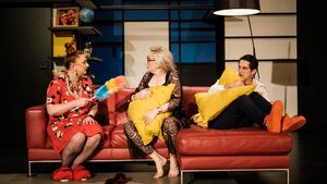 Marzec w Teatrze Dramatycznym. Kłamstwa, intrygi i loteria dla pań