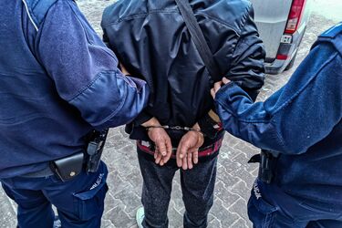 Recydywista pedofil w rękach policji. Pomogły zajęcia profilaktyczne w szkole