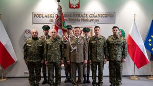 Podlaski Oddział SG powitał nowych funkcjonariuszy. Jest też nowy kapelan