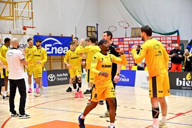 Żubry sprawiły niespodziankę. Wygrały trzeci mecz w sezonie