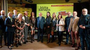 Stop hejtowi. "Żółta Kanapa" znów łączy ekspertów i rodziców