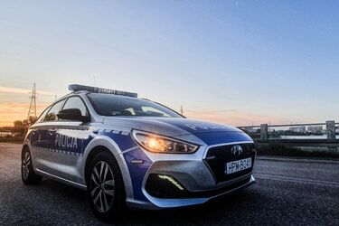 Ukradł rower kurierowi. Złodziej został złapany podczas... drzemki na ławce