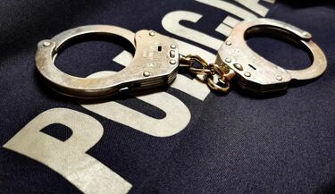 Zemsta po zwolnieniu. Były pracownik zdemolował służbowego busa