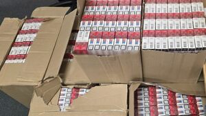 Nielegalny towar w bagażniku Seata. 19-latek przewoził 70 tys. papierosów