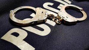 Zbezcześcił ołtarz i rzucił krzyżem. Wszystko nagrały kamery