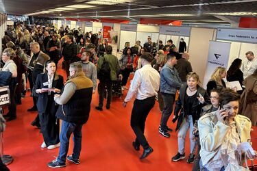 Tłumy, setki ofert i konkretne rozmowy o przyszłości. Tak wyglądały Targi Pracy 