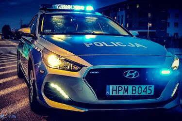 Kierowca potrącił rowerzystkę na rondzie w Białymstoku. Policja szuka świadków