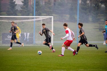 Sypnęło golami. Ubiegłoroczny zwycięzca za burtą