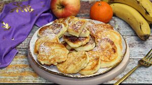 Szybkie i obłędne w smaku. Przepis na placuszki z sera z wiaderka