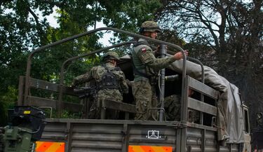 Czołgi, drony, pokazy i... oferty pracy. Wojskowe targi na Chorten Arenie