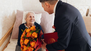 100 lat to dopiero początek. Wzruszające spotkanie z najstarszą emerytką UwB