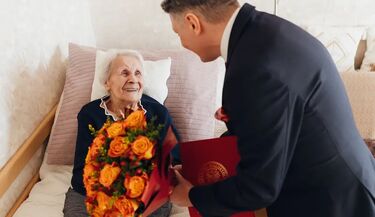 100 lat to dopiero początek. Wzruszające spotkanie z najstarszą emerytką UwB