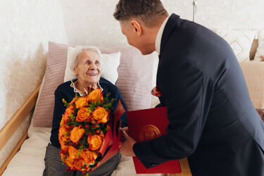 100 lat to dopiero początek. Wzruszające spotkanie z najstarszą emerytką UwB