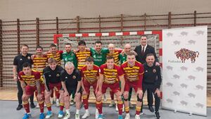 Pogrom w ważnym meczu. Jagiellonia jedną nogą w Ekstraklasie!